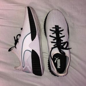 PUMA Sneakers/ athletic shoes